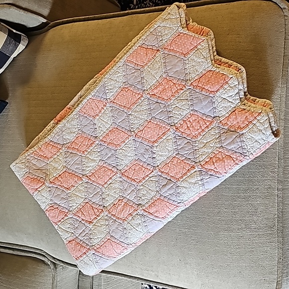 Vintage Other - 1990s Vintage 46 by 58 Quilt